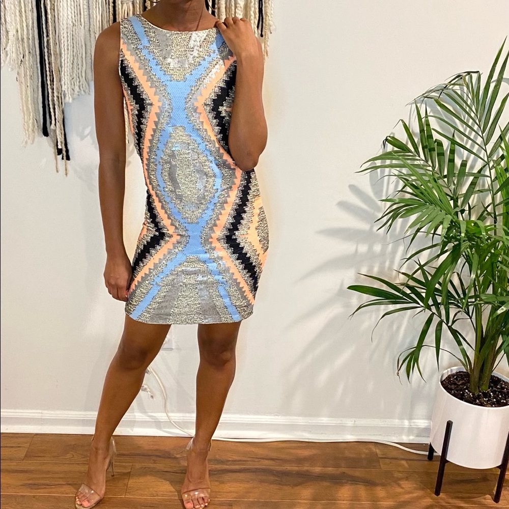 Geometric mini zip up dress